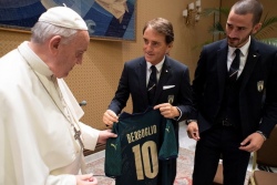 «№10». Папа встретился со сборной Италии по футболу