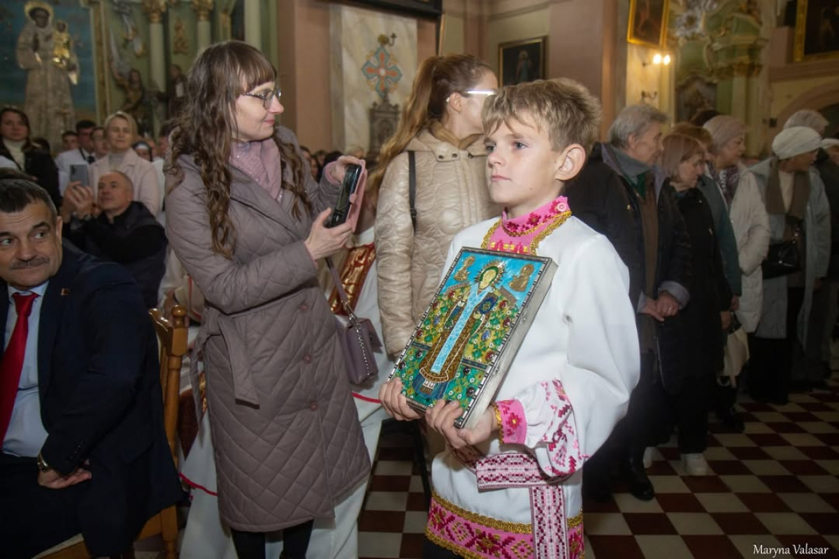 Ценная икона появится в костёле в Могилеве – ее автор изготовил копию креста Евфросинии Полоцкой