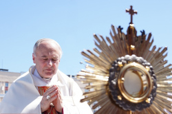 Умер епископ Казимир Великоселец – старейший католический иерарх Беларуси. Каким был последний день его жизни?