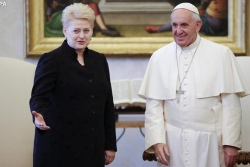 Президент Литвы подарила Папе Остробрамскую икону