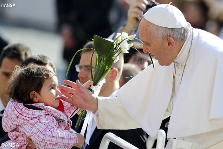 Папа: общество без детей - скучное и серое