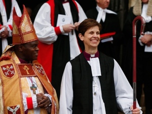 Первая в истории женщина-епископ появилась в Англии