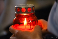 В воскресенье в города Беларуси доставят Вифлеемский огонь