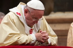Папа молится о жертвах «слепого насилия» в Брюсселе
