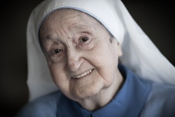 Монахиня-ветеран войны отмечает 100-летний юбилей