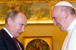 Папа подарил Путину медальон Ангела-Миротворца