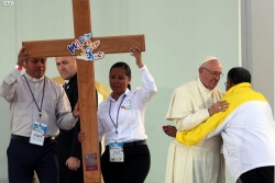 Папа - молодежи: когда мир обрушивается на вас, держитесь Христа