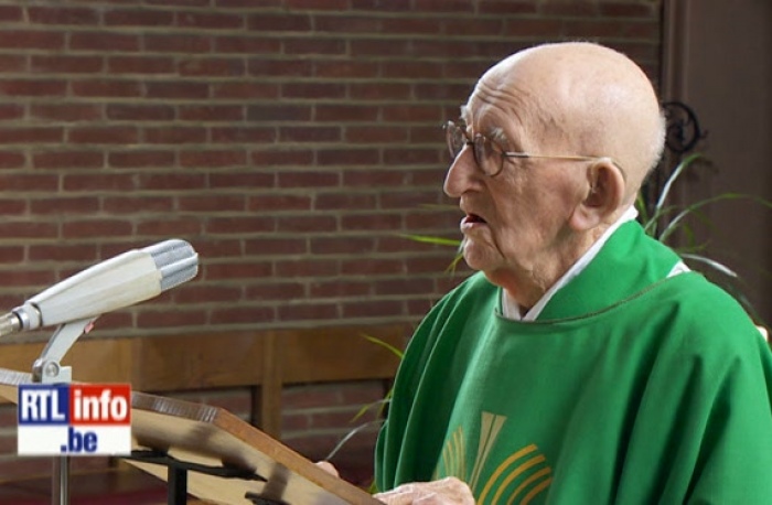 Старейший католический священник мира отметил 105-летие