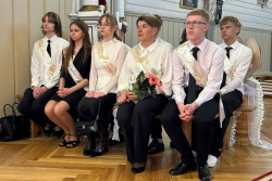 Выпускники пришли в костёлы, чтобы поблагодарить Бога и попросить благословения