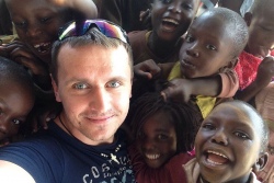 Христианский миссионер в Беларуси собирает помощь для бедных детей в Кении