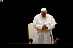 Папа Римский помолился за жертв теракта в Париже