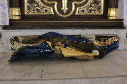 Совершено нападение на костел в Сморгони: разбита статуя Девы Марии, вырван крест