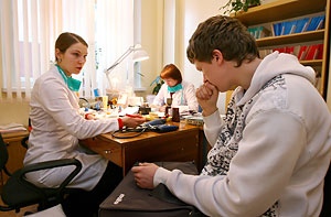 В Беларуси могут ограничить бесплатные посещения поликлиник