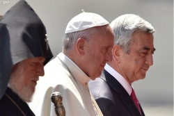 Папа совершает «Визит в первую христианскую страну»