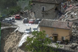 Церковь Италии выделила миллион евро для жертв землетрясения