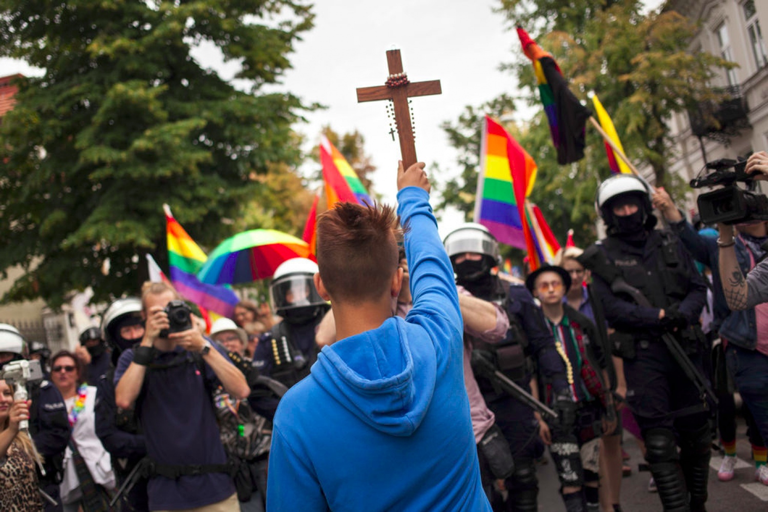 В Беларуси собирают подписи о запрете ЛГБТ-пропаганды: за и против