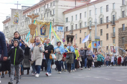 В центре Минска католики проведут процессию Божьего Тела. Впервые – без остановки у Красного костела