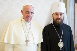 Папа встретился с представителем РПЦ в Ватикане