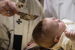 Почему важно крестить детей в младенчестве?