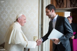 Папа принял на аудиенции в Ватикане основателя Instagram