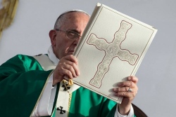 Папа: чтобы следовать за Иисусом, читайте Евангелие каждый день