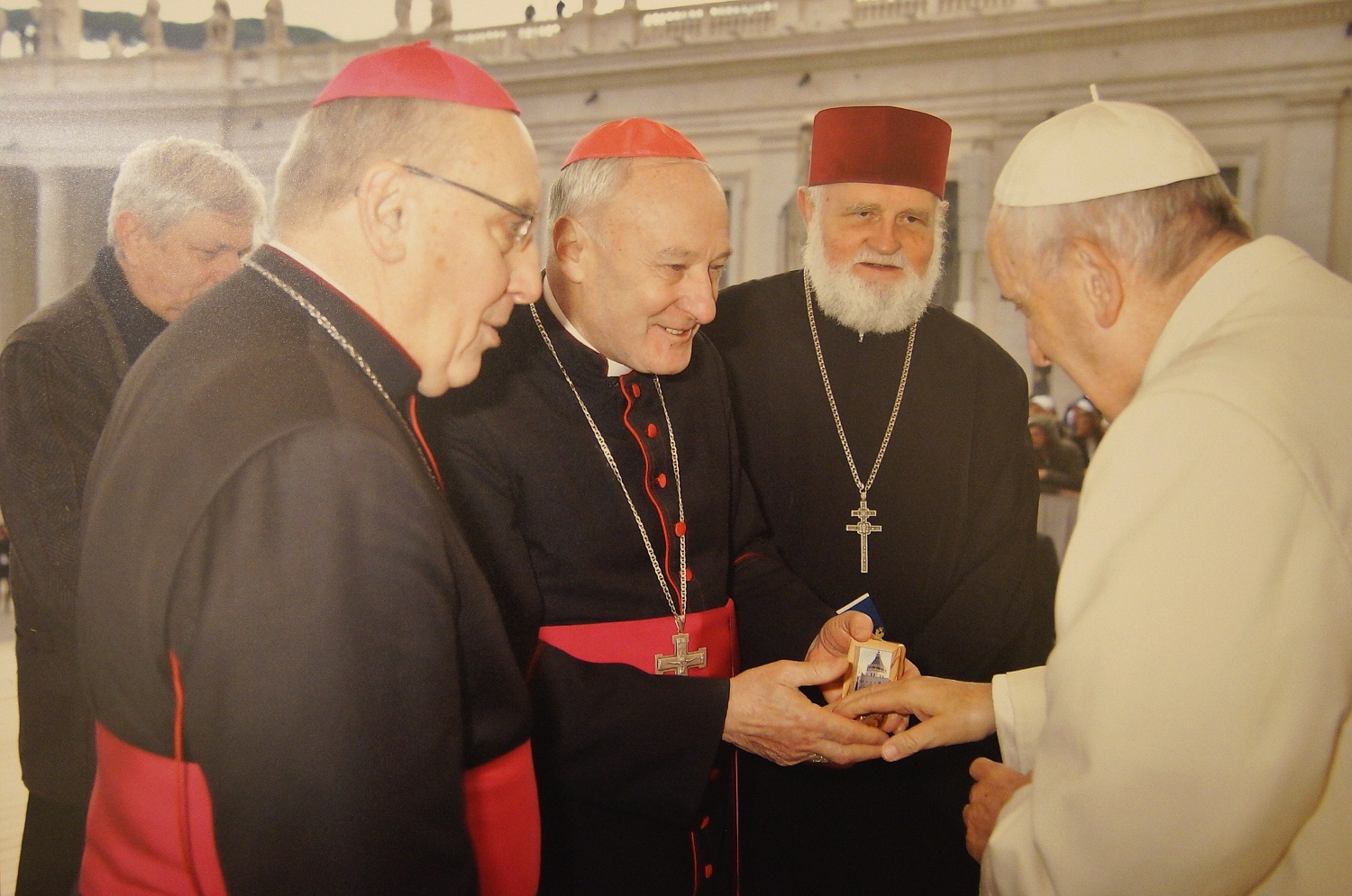 Папа Франциск освятил камень из Назарета для нового костела в Гомеле