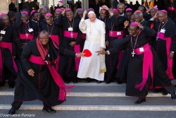 Африканские епископы станцевали в честь окончания Синода
