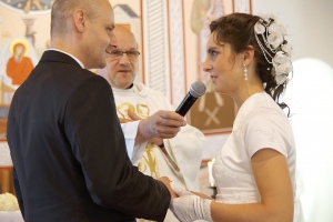 Более 60% молодоженов в Беларуси регистрируют брак торжественно