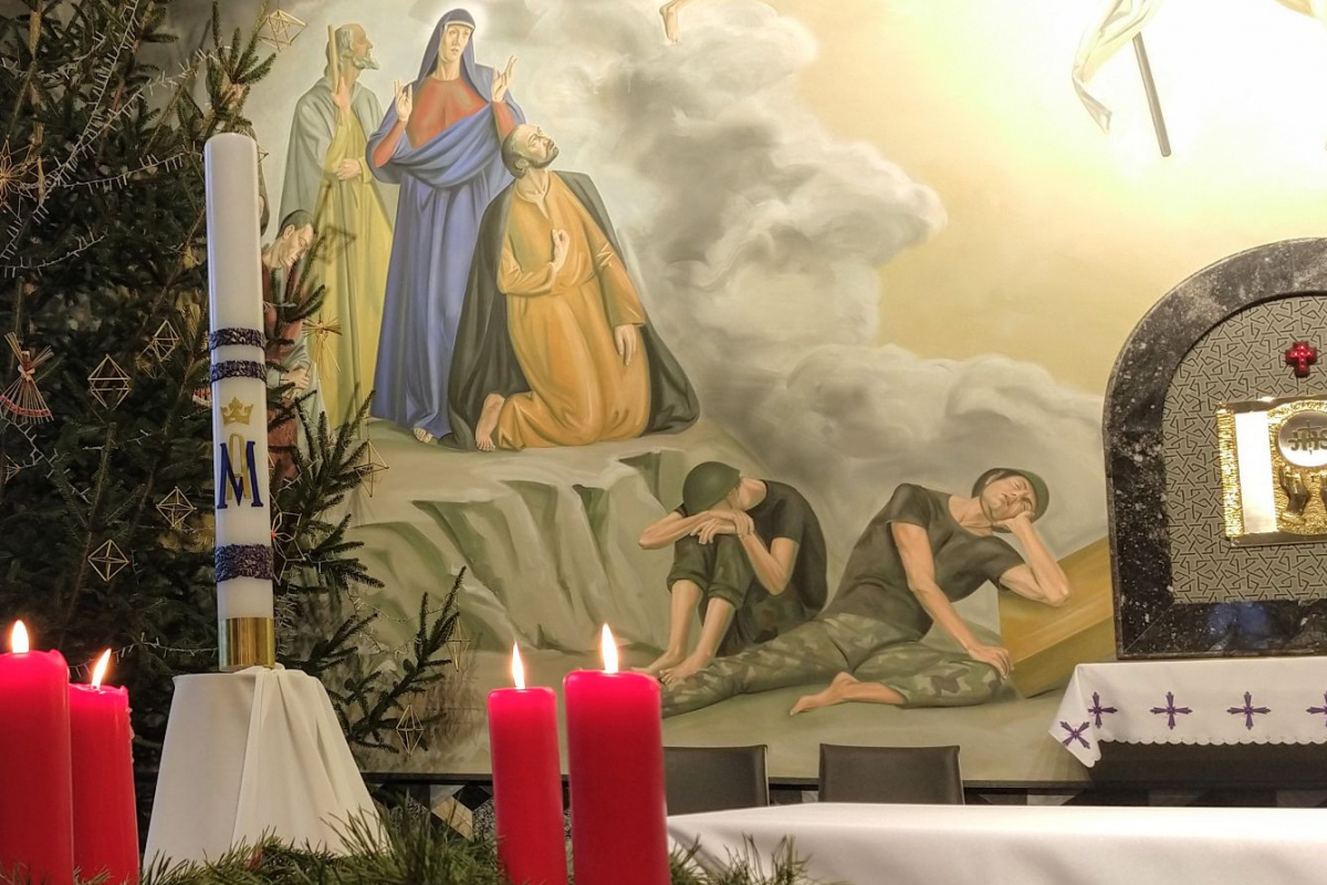 Не только женщина. В витебском костеле с главной фрески исчезли еще двое персонажей