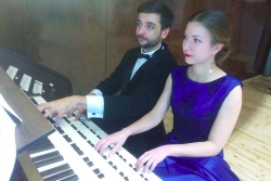В 4 руки и 4 ноги: дуэт органистов даст благотворительный Пасхальный концерт в Гомеле