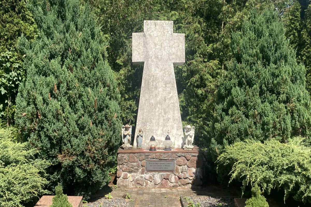 Борьба с памятью: в Гродненской области убрали надпись с мемориала, лишив его смысла