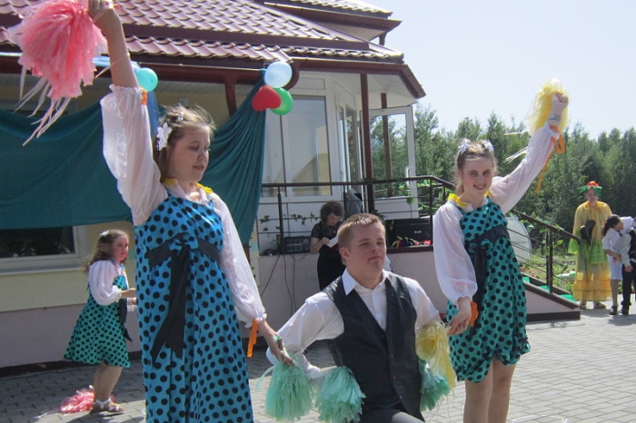 В гомельской Детской деревне устроили большой интеграционный праздник - ФОТО