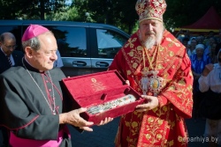 Католический епископ передал православным Гомеля мощи Параскевы-Пятницы