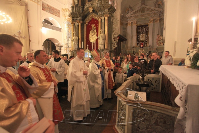 Епископ Казимир Великоселец возглавил Мессу в честь 500-летия Оршанской битвы