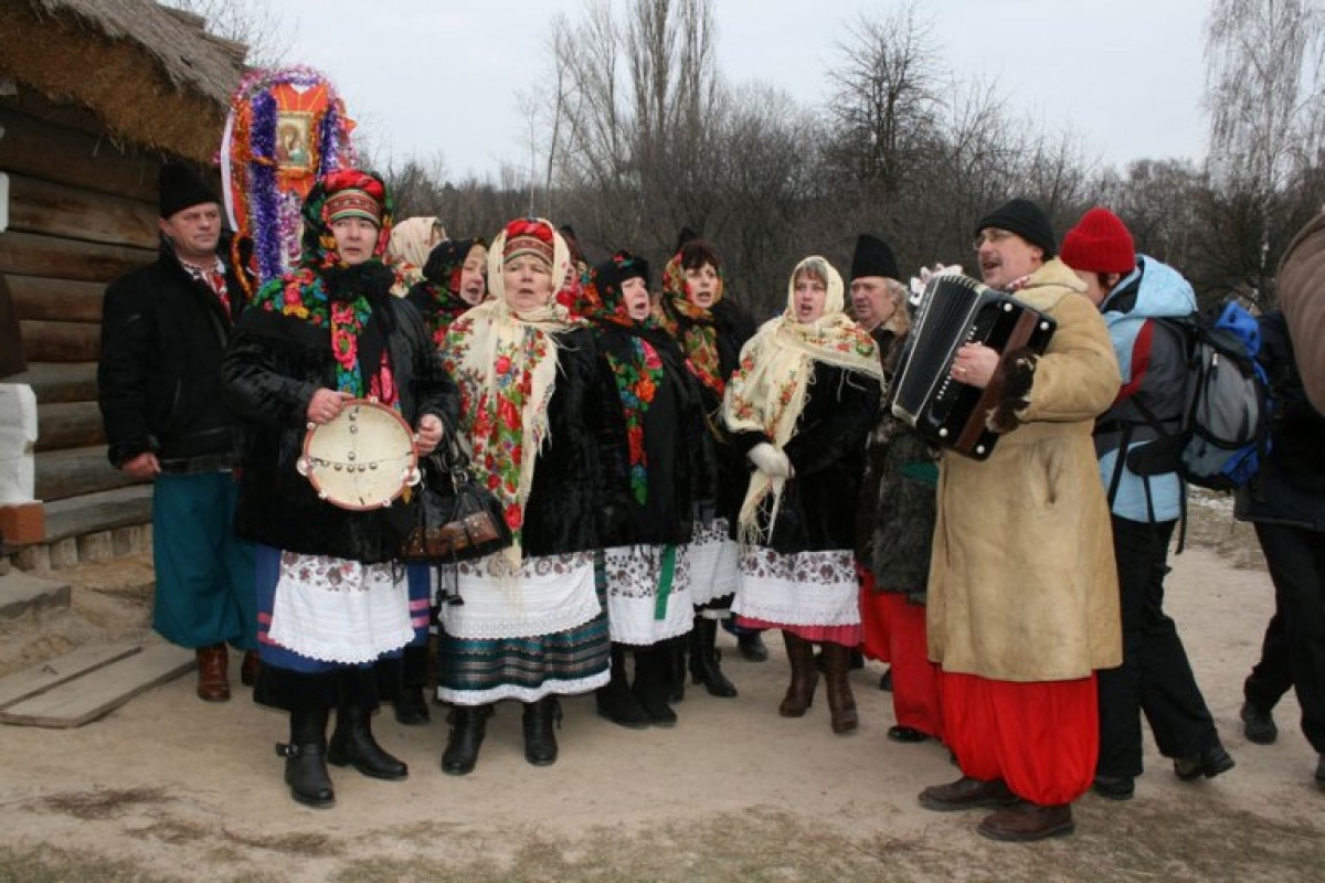 Белорусские традиционные колядки показали в Париже