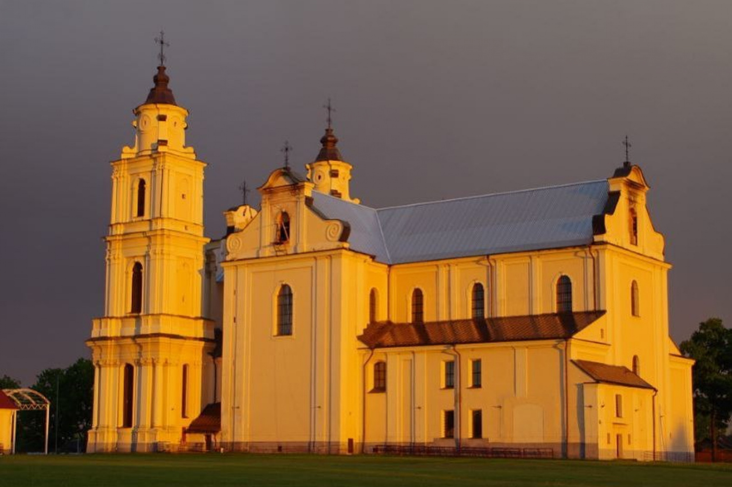 Будславский костел открыли для посещения - идет подготовка к фесту