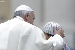 Папа заступился за ребенка из Лондона, которому грозит смерть