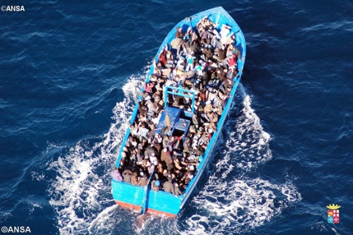В Средиземном море утонули свыше 500 мигрантов - Папа молится