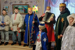 Как надо колядовать, показали в Гродненской области: там провели обряд «Три короля»