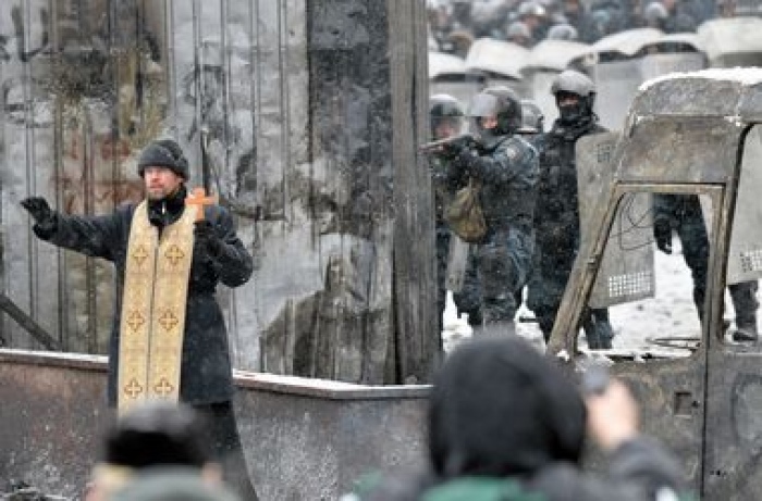 Гомельские католики молятся за украинский народ [видео: обращение Папы]