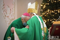 Архиепископ Кондрусевич попрощался и представил минским католикам епископа Великосельца