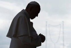 «Останови руку Каина». Папа Римский прочитал специальную молитву о мире для Украины