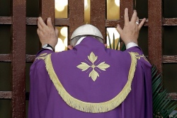 В Католической церкви начался Юбилейный Год Милосердия