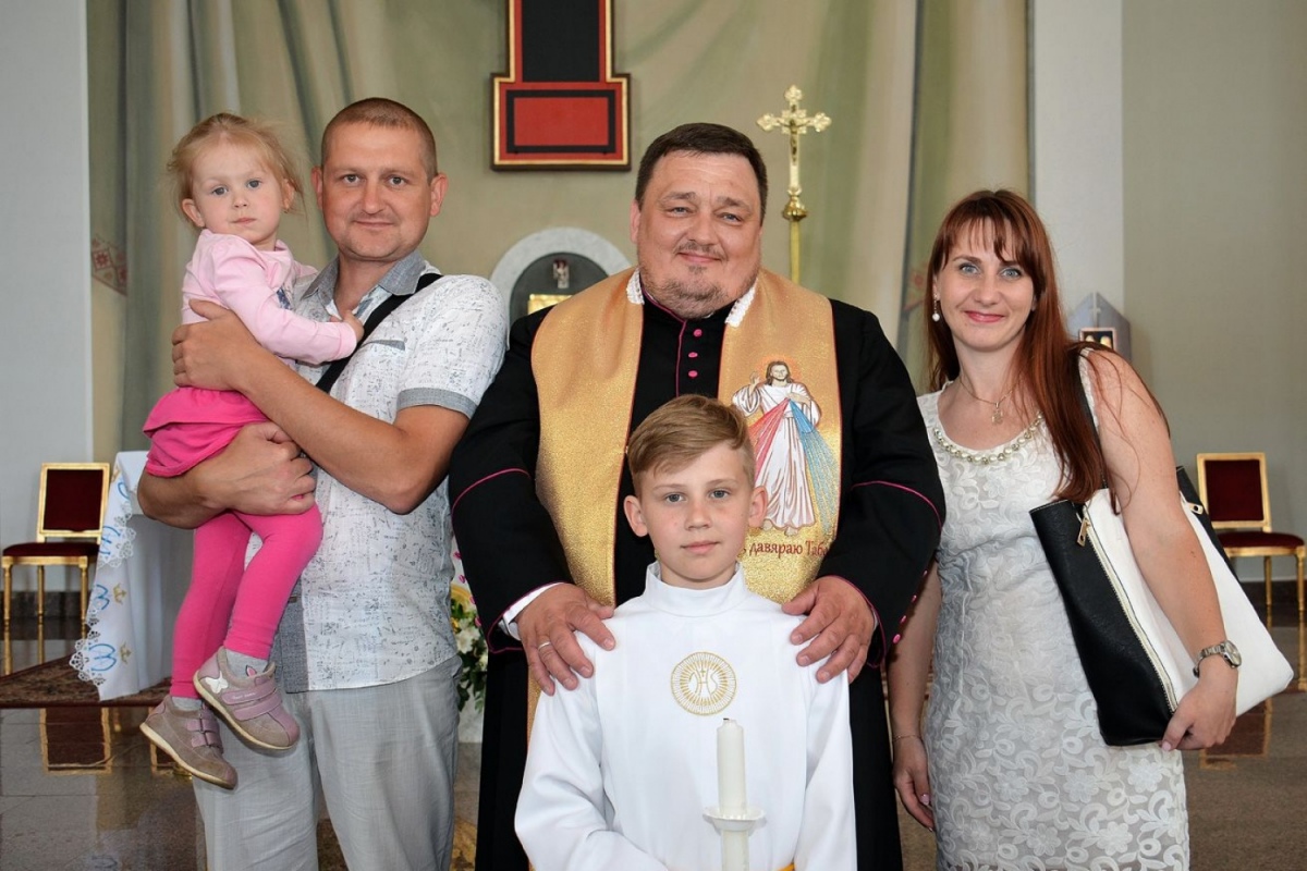 В Витебске прощаются со священником, которому не разрешили служить в Беларуси