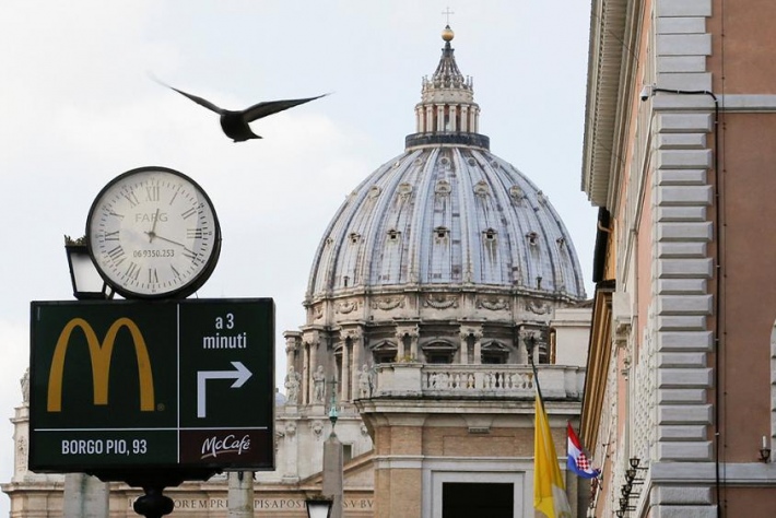 В Ватикане впервые открылся «Макдональдс»