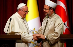 Папа Франциск встретился с лидерами мусульман в Турции и православным патриархом Варфоломеем I