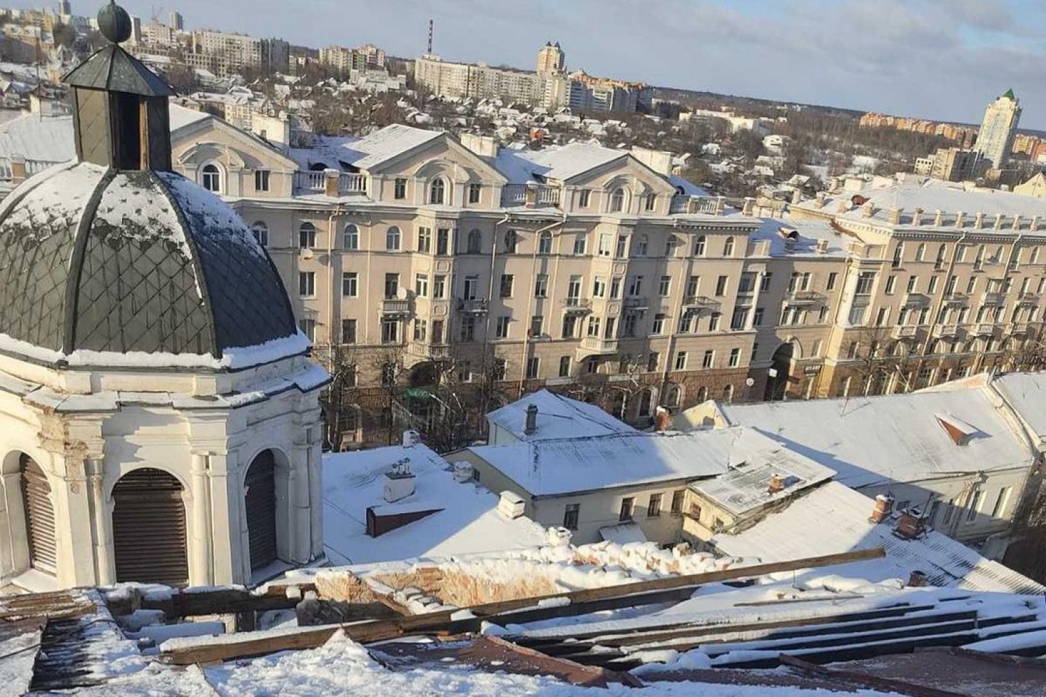 В Могилеве начали ремонт крыши костела - за три дня белорусы собрали 11 тыс. рублей