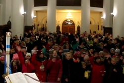Видео: десятки детей из Беларуси поздравили Папу Франциска с Днем рождения