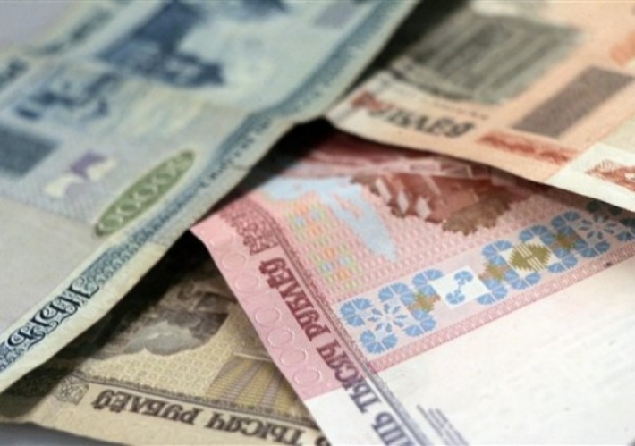 В Беларуси в феврале средняя зарплата составила 6,129 млн. рублей