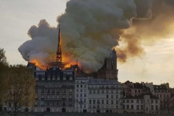 Пожар в Нотр-Дам-де-Пари: часть здания утрачена безвозвратно